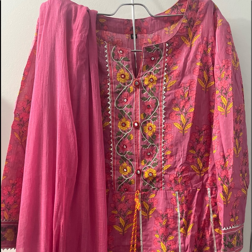 Sharara …3 pic set